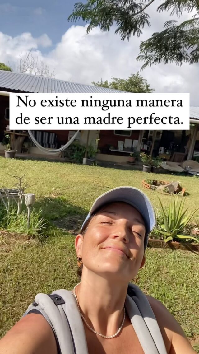 Vivimos en un mundo donde se espera que las mujeres sean madres perfectas: que tengan hogares impecables, hijos perfectamente educados, y que manejen cada reto sin perder la calma. 

La presión es enorme, y muchas veces sentimos que fallamos cuando no alcanzamos esa ‘perfección’ imposible.

Pero aquí está la verdad: no existe ninguna manera de ser una madre perfecta… pero existen millones de maneras de ser una madre buena. ❤️

Ser una buena madre no significa ser “perfecta”. En cambio, una buena madre es aquella que se entrega a Dios, acepta su gracia infinita y sirve a su familia con gracia, humildad y fe. Es aquella que reconoce que su fuerza viene de Dios, quien ve sus esfuerzos diarios, quien la ama incondicionalmente y quien la prepara para y la santifica a través del hermoso e imperfecto viaje de la maternidad.

🌿 

#MaternidadReal #MadresConAmor #GraciaEnLaMaternidad #MadreCristiana #MaternidadCristiana #EntregadaAlSeñor